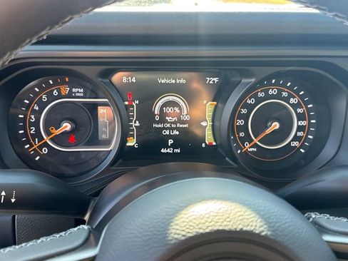 Used 2025 Jeep Gladiator Mojave w/ Convenience Group AWD/4WD image 18