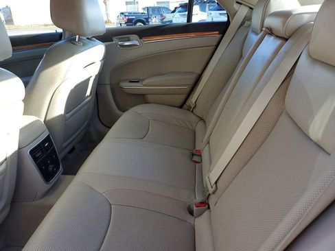 Used 2014 Chrysler 300 C image 12