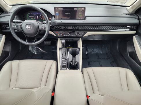 Certified 2025 Honda Accord EX-L image 10