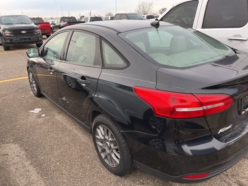 Used 2015 Ford Focus SE image 11