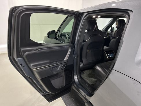 Used 2024 Rivian R1T Adventure AWD/4WD image 17