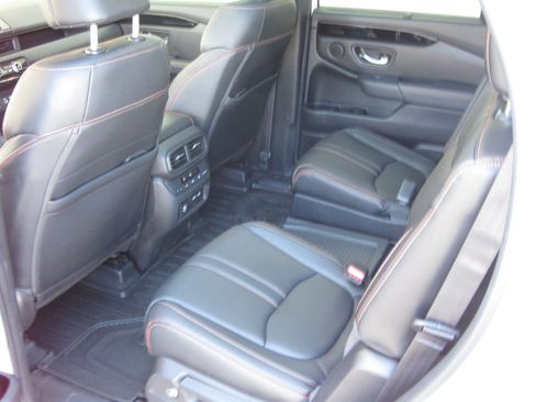 Used 2023 Honda Pilot TrailSport image 31