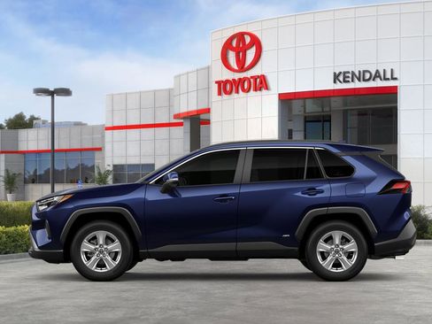 New 2025 Toyota RAV4 XLE image 4