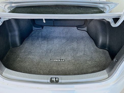 Used 2024 Toyota Corolla LE w/ LE Convenience Package FWD image 17