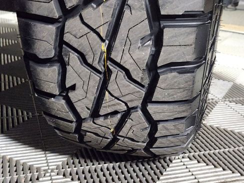 Used 2022 Chevrolet Silverado 2500 Custom w/ Custom Value Package image 35