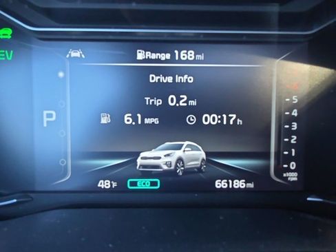 Used 2020 Kia Niro EX Premium image 34