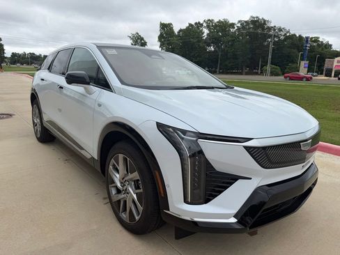 New 2026 Cadillac Optiq Luxury 1 AWD/4WD image 9