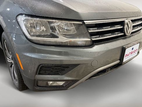 Used 2019 Volkswagen Tiguan SEL image 2