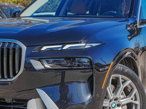 Used 2023 BMW X7 xDrive40i w/ Premium Package image 3