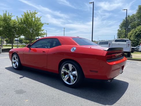 Used 2009 Dodge Challenger SRT8 w/ SRT Option Group II RWD image 7
