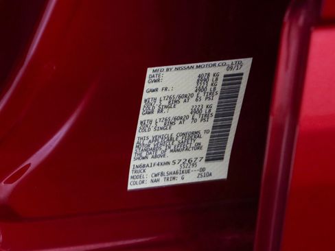 Used 2017 Nissan Titan SV AWD/4WD image 34