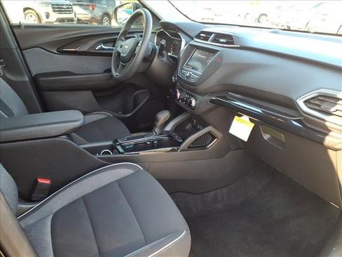 Used 2021 Chevrolet TrailBlazer LT image 11