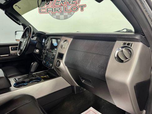 Used 2017 Ford Expedition XLT w/ Equipment Group 202A image 12