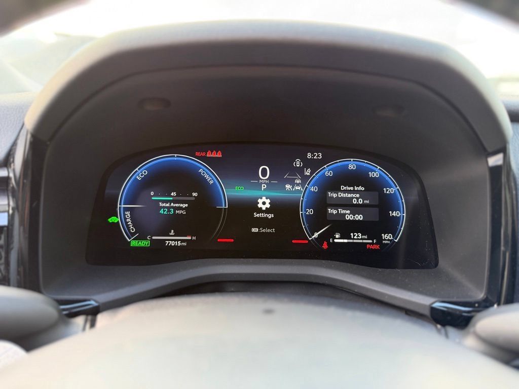 Used 2025 Toyota Camry XLE FWD image 10