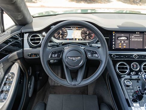 Used 2023 Bentley Continental GT V8 image 28