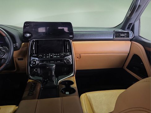 Used 2023 Lexus LX 600 4WD w/ Accessory Package (Z1) image 16