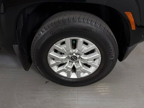 Used 2022 Nissan Frontier SV w/ SV Premium Package RWD image 10