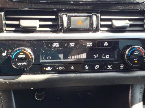 Used 2022 Nissan Pathfinder SL w/ SL Premium Package AWD/4WD image 22