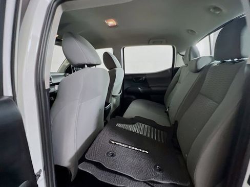 Used 2017 Toyota Tacoma SR image 16