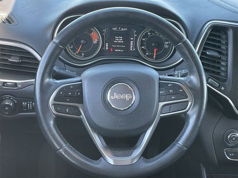 Used 2019 Jeep Cherokee Latitude Plus w/ Comfort/Convenience Group image 21