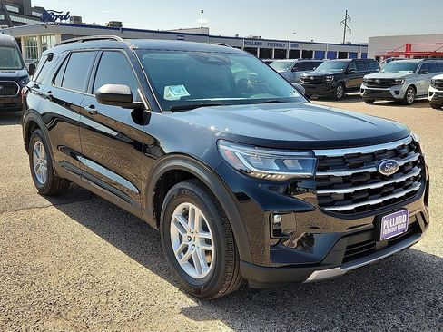 New 2026 Ford Explorer Active w/ Active Comfort Package RWD image 4