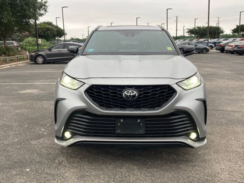 Certified 2025 Toyota Highlander XSE AWD/4WD image 2