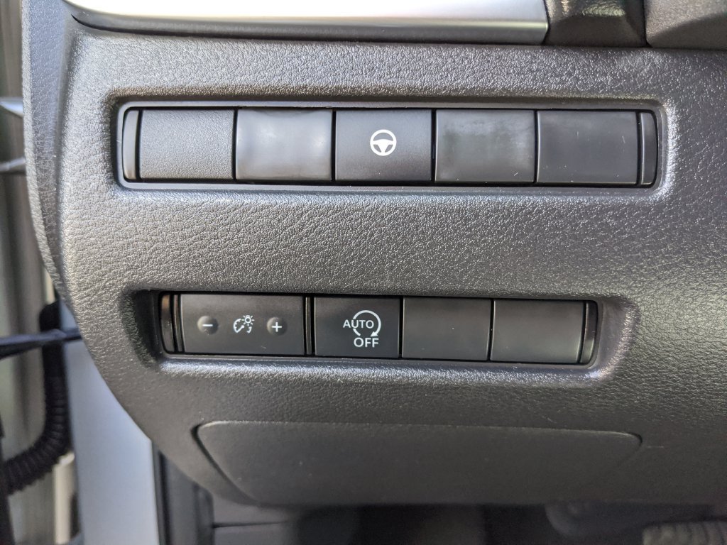 Used 2023 Nissan Rogue SV AWD/4WD image 13