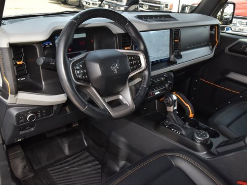 Used 2022 Ford Bronco Badlands image 39