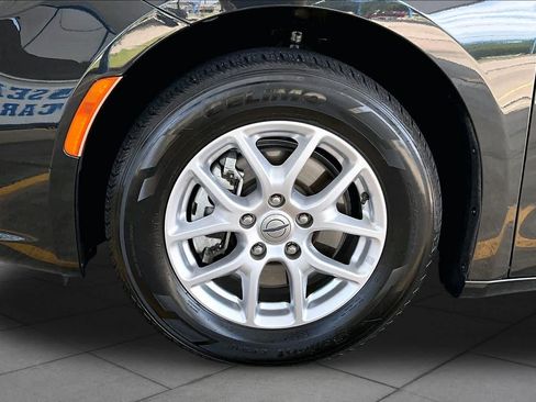 Used 2022 Chrysler Pacifica Touring-L FWD image 10