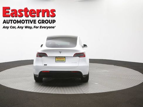 Used 2021 Tesla Model Y Long Range AWD/4WD image 31