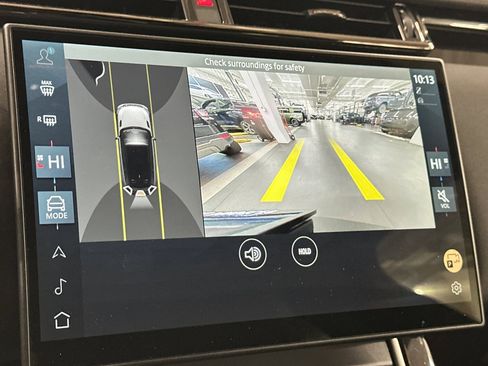 Used 2025 Land Rover Range Rover Velar Dynamic SE image 22