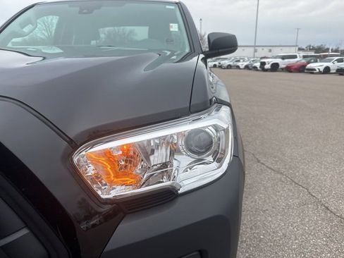 Used 2023 Toyota Tacoma SR image 9