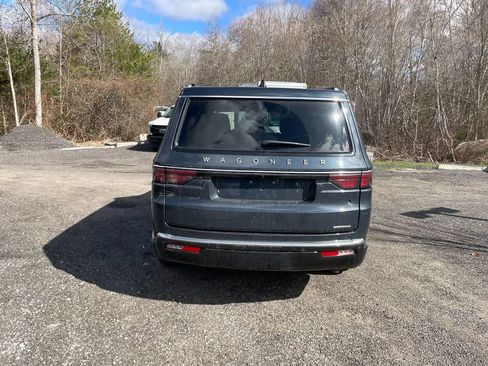 Used 2024 Jeep Wagoneer Series II w/ Flexible Seating Group AWD/4WD image 6