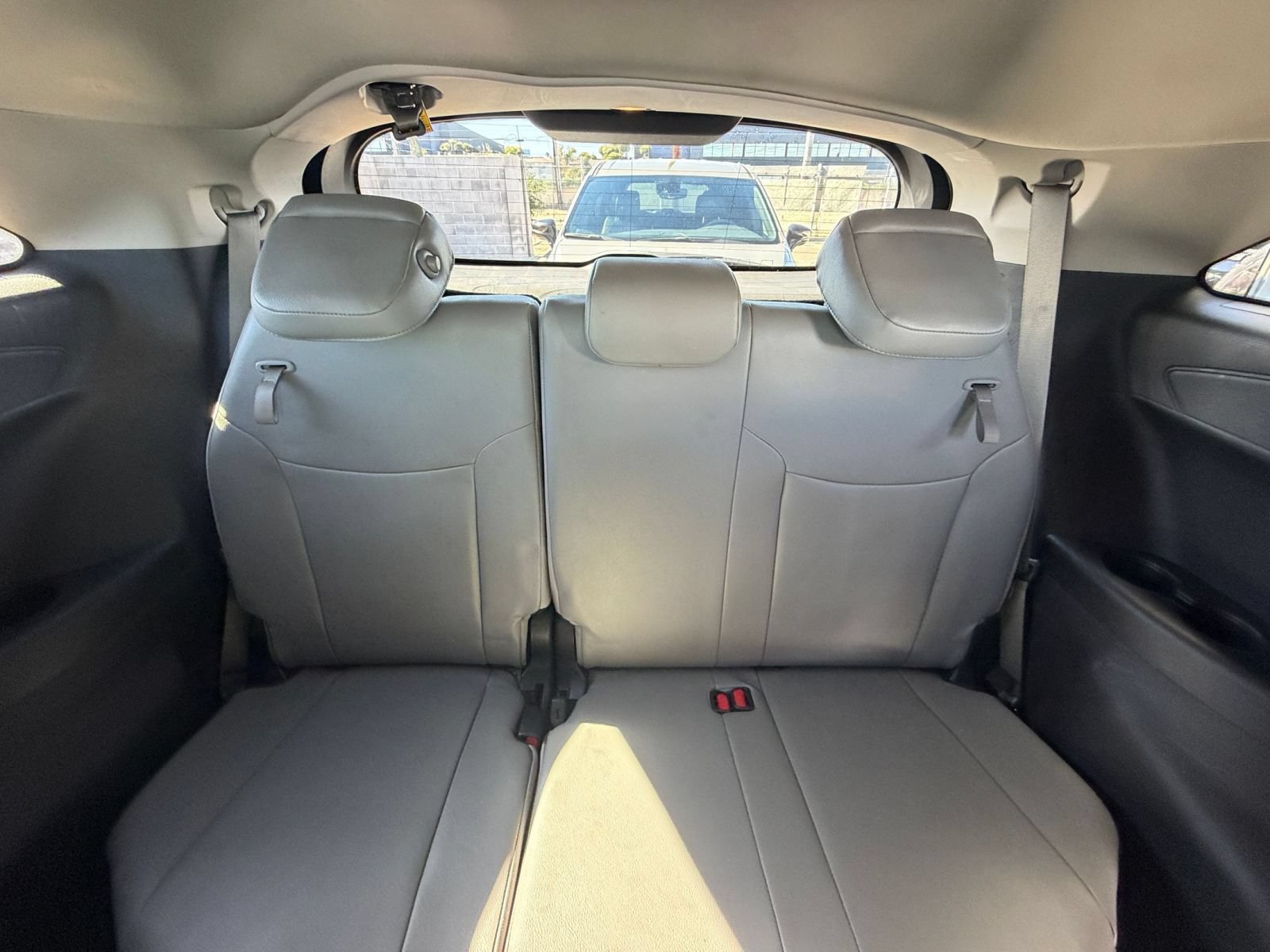 Used 2025 Toyota Sienna XLE FWD image 30