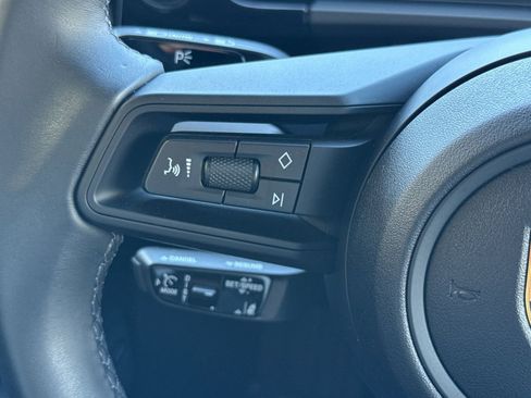 Certified 2025 Porsche Macan 4 Electric image 29