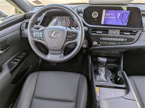 Used 2025 Lexus ES 350 w/ Premium Package image 15