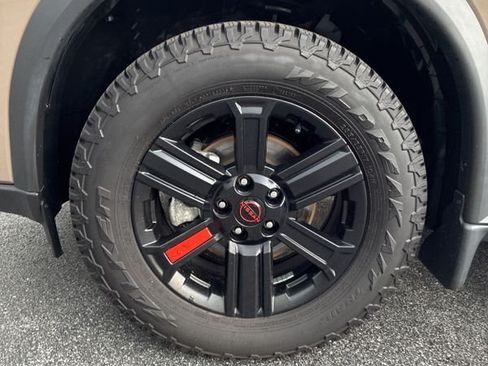 Used 2026 Nissan Rogue SV AWD/4WD image 4