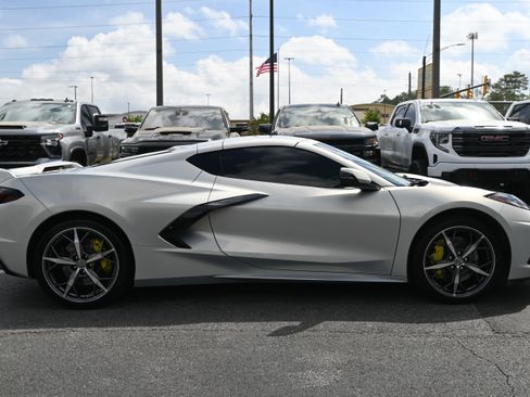 Used 2021 Chevrolet Corvette Stingray Premium Cpe w/ Z51 Performance Package RWD image 11