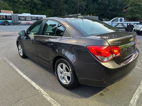 Used 2015 Chevrolet Cruze LT w/ Sun And Sound Package FWD image 7