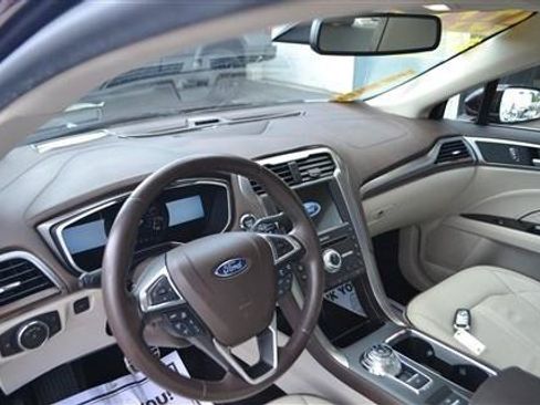 Used 2017 Ford Fusion Platinum AWD/4WD image 13