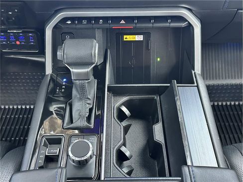 Used 2024 Toyota Tundra Platinum image 26