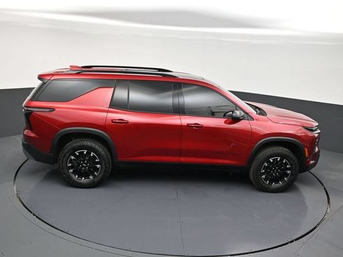 Used 2025 Chevrolet Traverse Z71 w/ Enhanced Driving Package AWD/4WD image 19