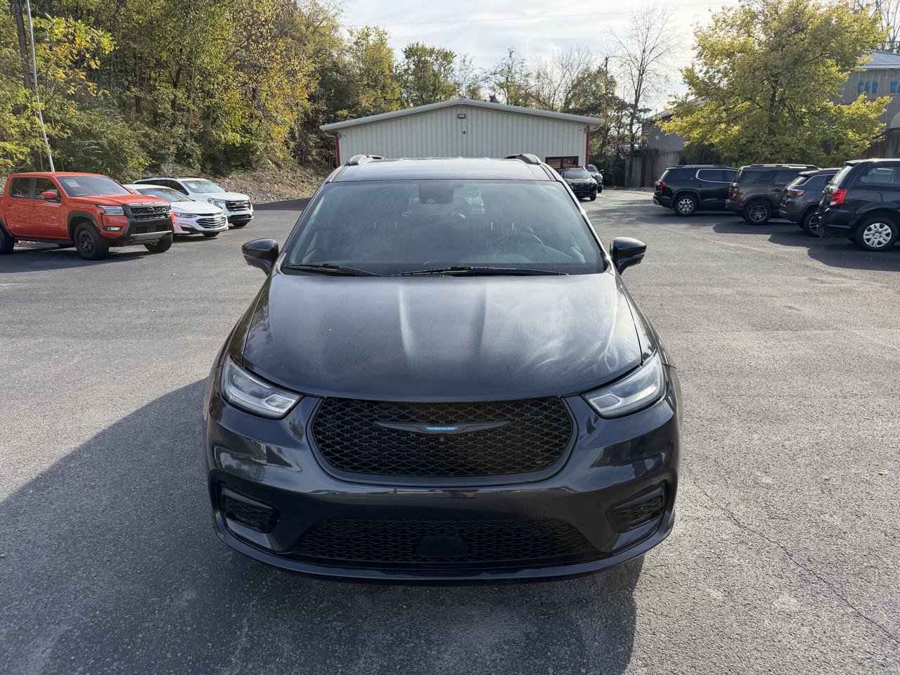 Used 2021 Chrysler Pacifica Touring-L w/ S Appearance Package FWD image 8