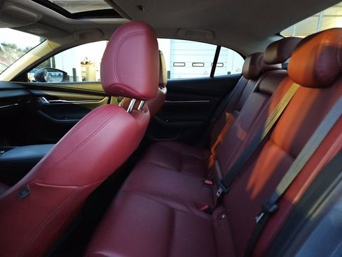 Used 2022 MAZDA MAZDA3 s image 27