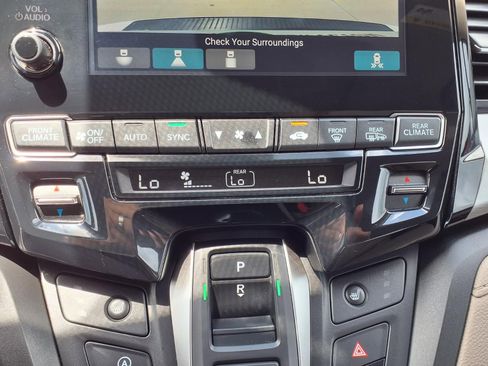Used 2023 Honda Odyssey EX-L image 23