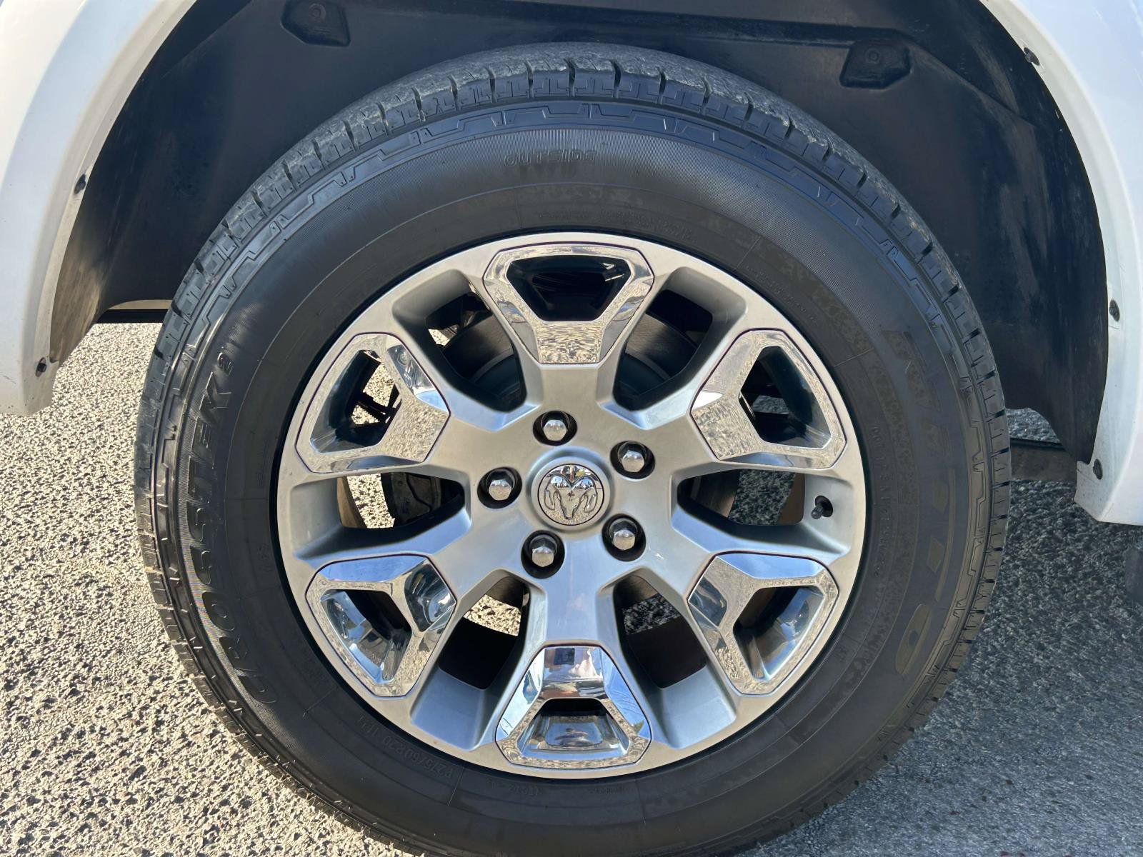 Used 2015 RAM 1500 Limited AWD/4WD image 9