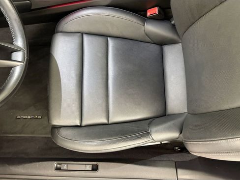 Used 2024 Porsche 911 Carrera image 20