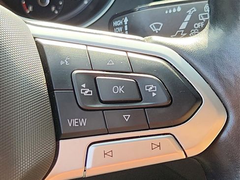 Used 2020 Volkswagen Atlas Cross Sport SE w/ Panoramic Sunroof Package image 21