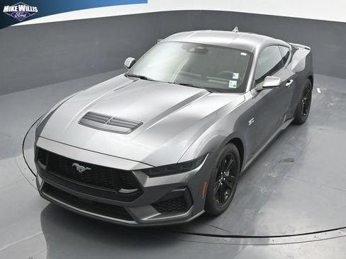 Used 2025 Ford Mustang GT RWD image 11
