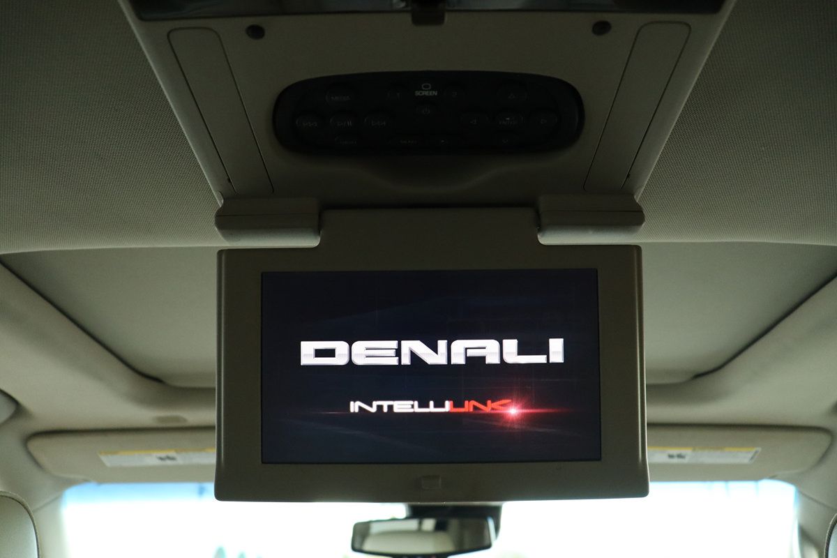 Used 2020 GMC Yukon XL Denali w/ Denali Premium Package AWD/4WD image 23